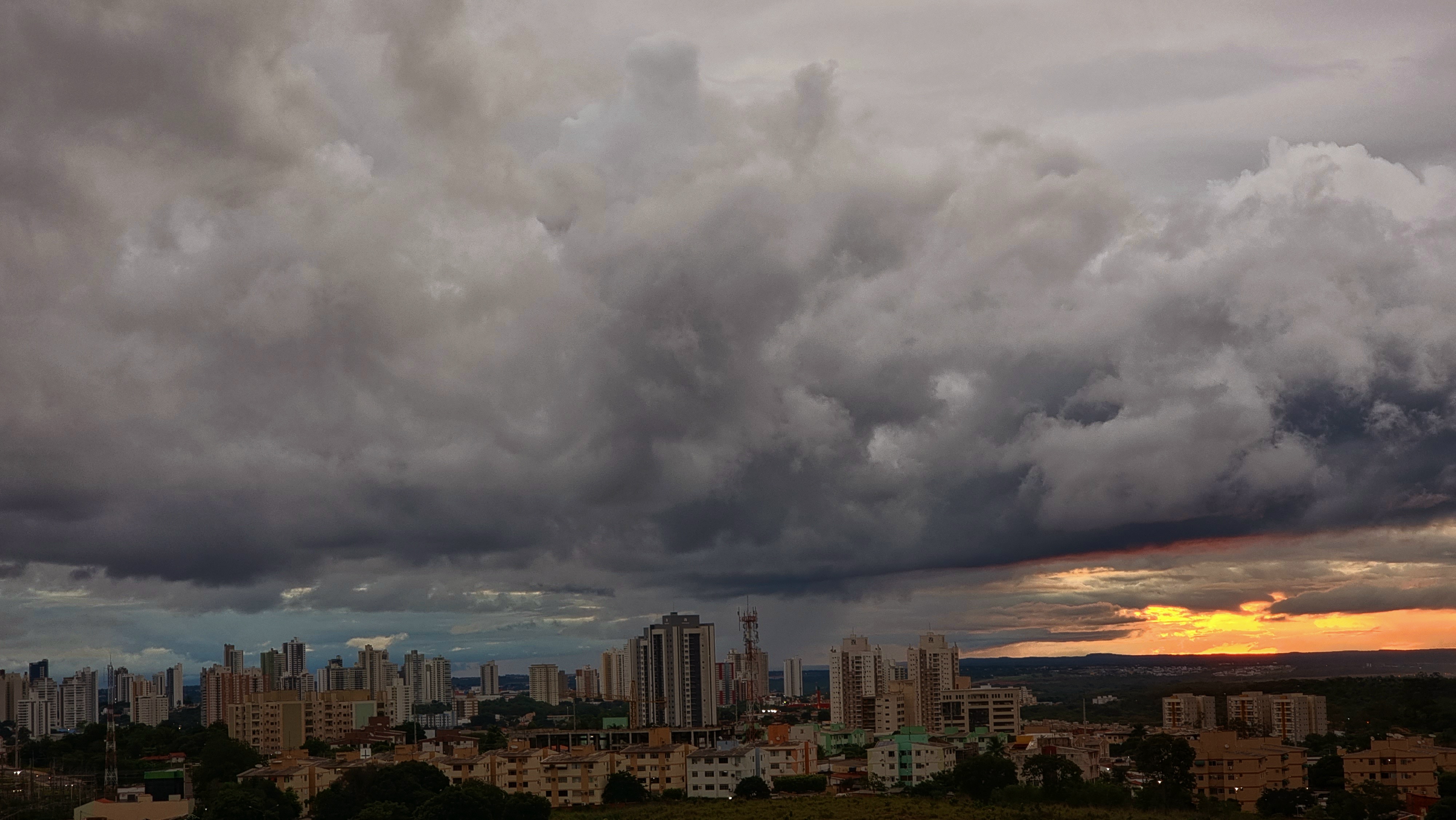 Final de semana será de calor e pancadas de chuva na capital