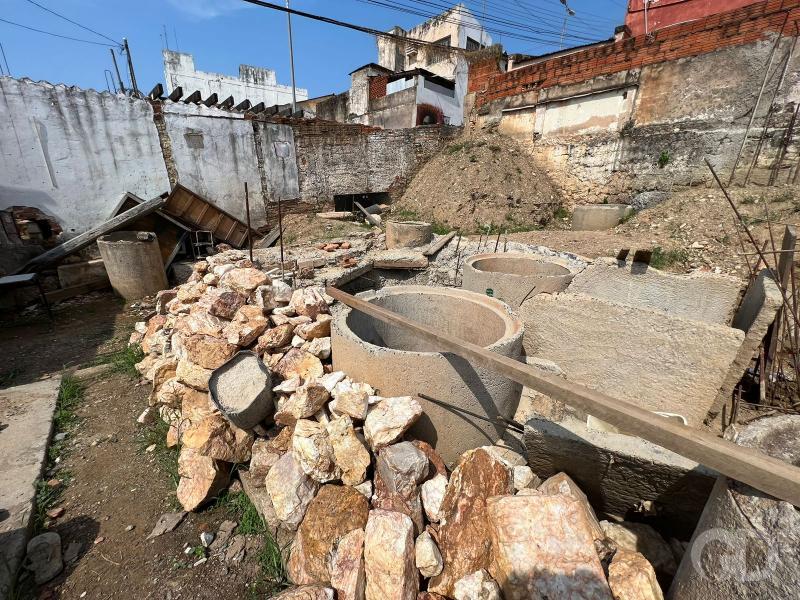 Fiscalização da Prefeitura descobre prática de garimpagem no centro histórico de Cuiabá