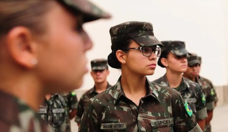 Forças Armadas iniciam alistamento voluntário feminino