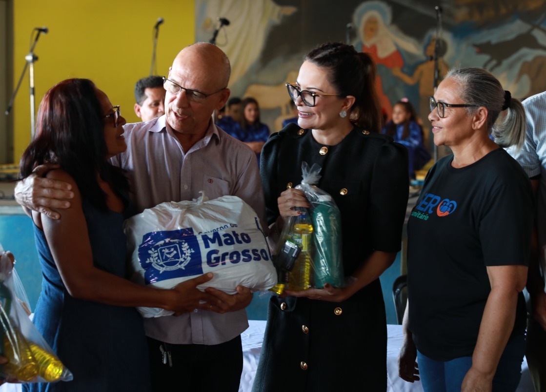 Governo de MT entrega 1.600 cestas básicas e kits de higiene a famílias de Rondonópolis