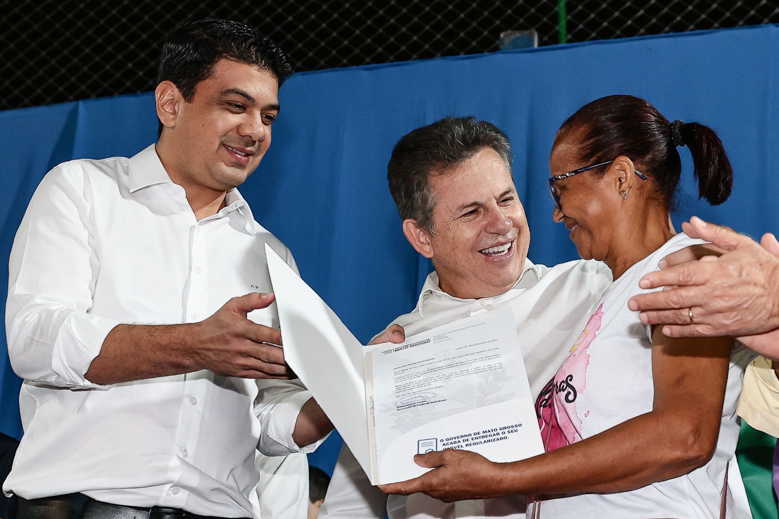 Governo de MT põe fim à espera de mais de três décadas com a entrega de 500 escrituras de imóveis em Várzea Grande