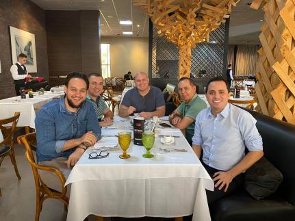 Grupo dos 5 articula nome para disputar prefeitura de Cuiabá