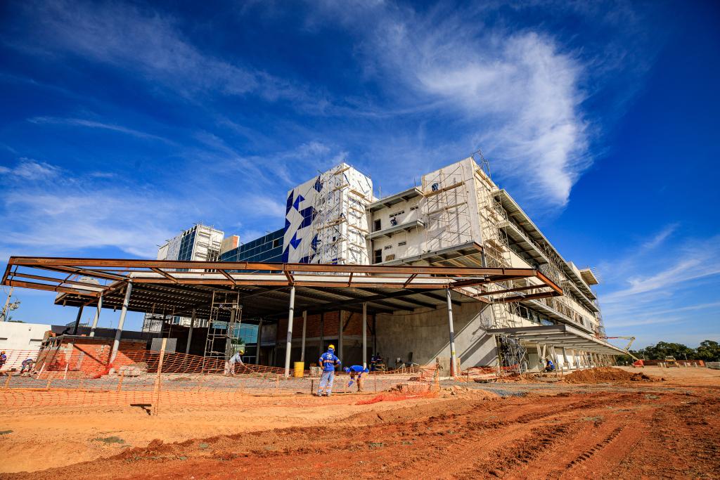 Hospital Central já tem 90% das obras executadas