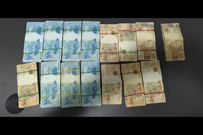 Idoso é preso com R$ 11 mil para comprar votos