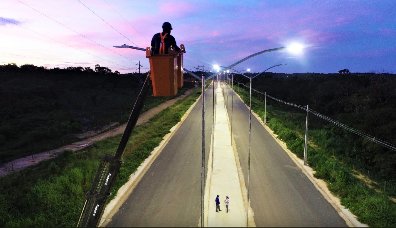 Iluminação Pública da Avenida Contorno Leste Desativada por Problemas Técnicos e Risco de Acidentes