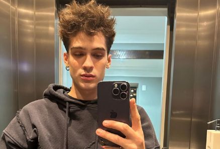 João Guilherme tira a barba e mostra novo visual