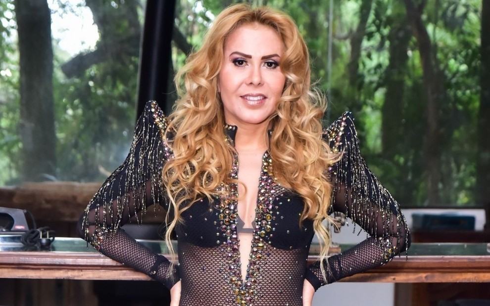 Joelma explica por que não beija ninguém há 4 anos