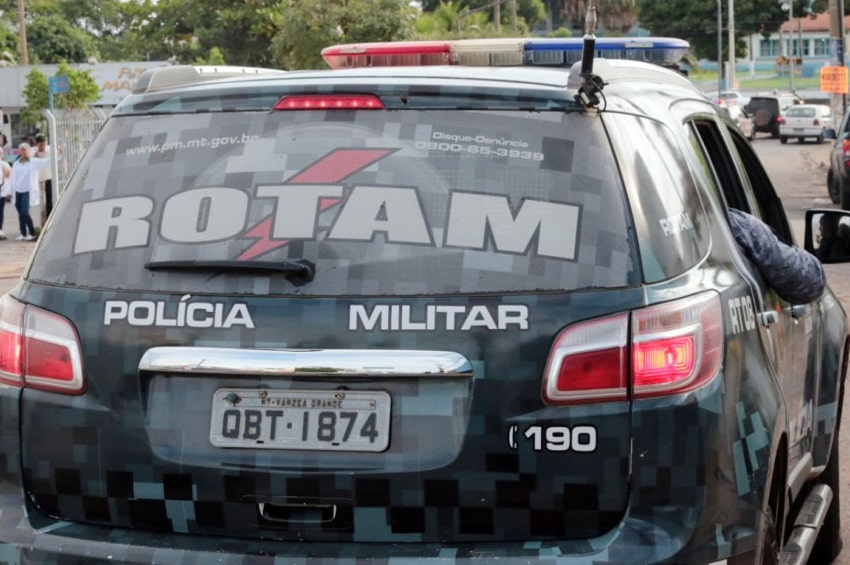 Jovem é apreendido com arma falsa dentro de escola estadual em Cuiabá