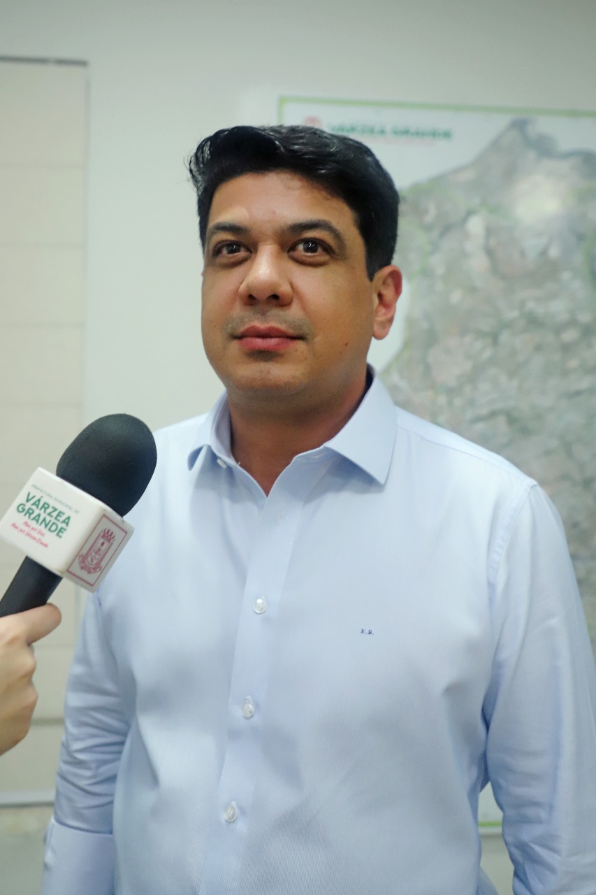 Kalil anuncia calendário de pagamento dos salários do funcionalismo para 2024