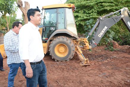 Kalil lança obras e amplia para 100 km a meta de 2022