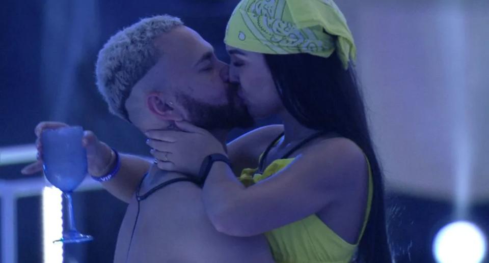 Larissa e Fred se beijam e formam novo casal na festa do 'BBB23'; veja