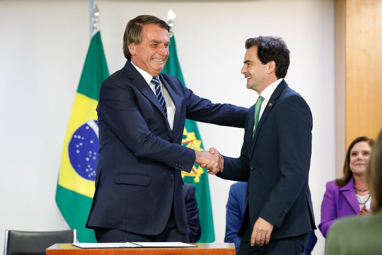 Lei de Fábio Garcia devolve 1.2 bilhão aos consumidores e garante conta de luz 18,5% mais barata em 3 anos