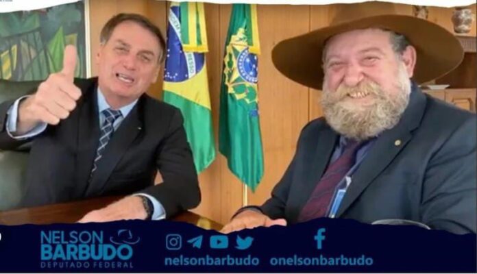 Liderando as pesquisas e fiel a Bolsonaro, Barbudo revive eleição de 2018