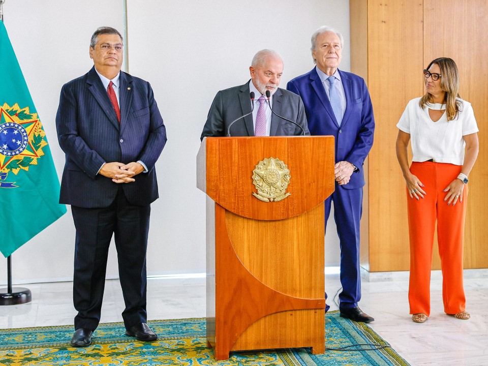 Lula anuncia Lewandowski para o Ministério da Justiça