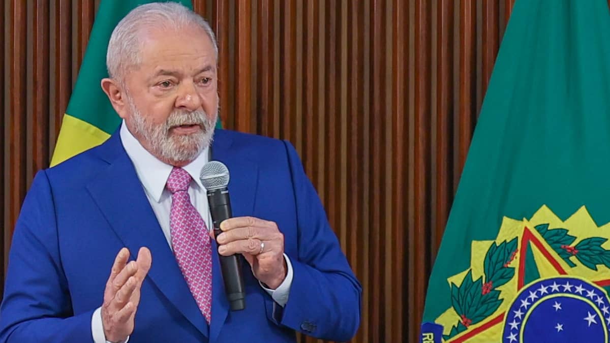 Lula volta a trabalhar no Planalto após tratar broncopneumonia