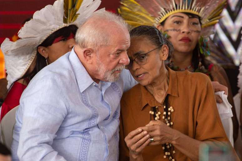 Marina não vai a churrasco no Alvorada e diz que permanência no cargo é decisão de Lula