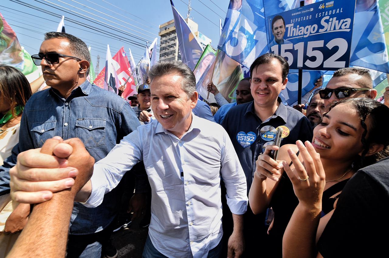 Mauro Mendes tem recepção calorosa e destaca investimentos em estradas e escolas