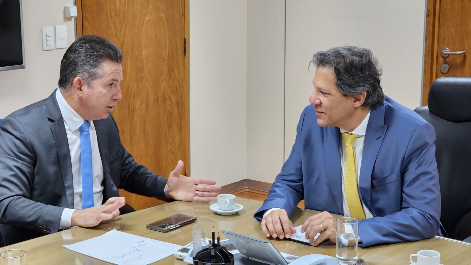 Mauro se reúne com ministro e apresenta propostas para garantir equilíbrio regional com reforma tributária