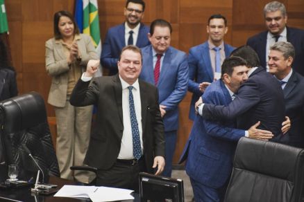 Max consegue unanimidade e é eleito presidente da Assembleia