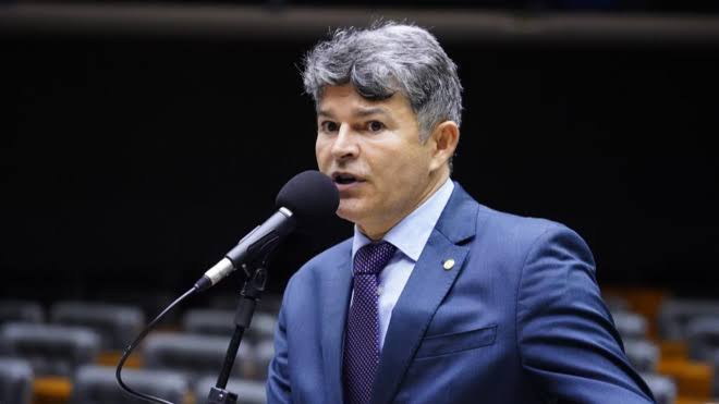 Medeiros apresenta projeto de anistia que pode beneficiar Dallagnol