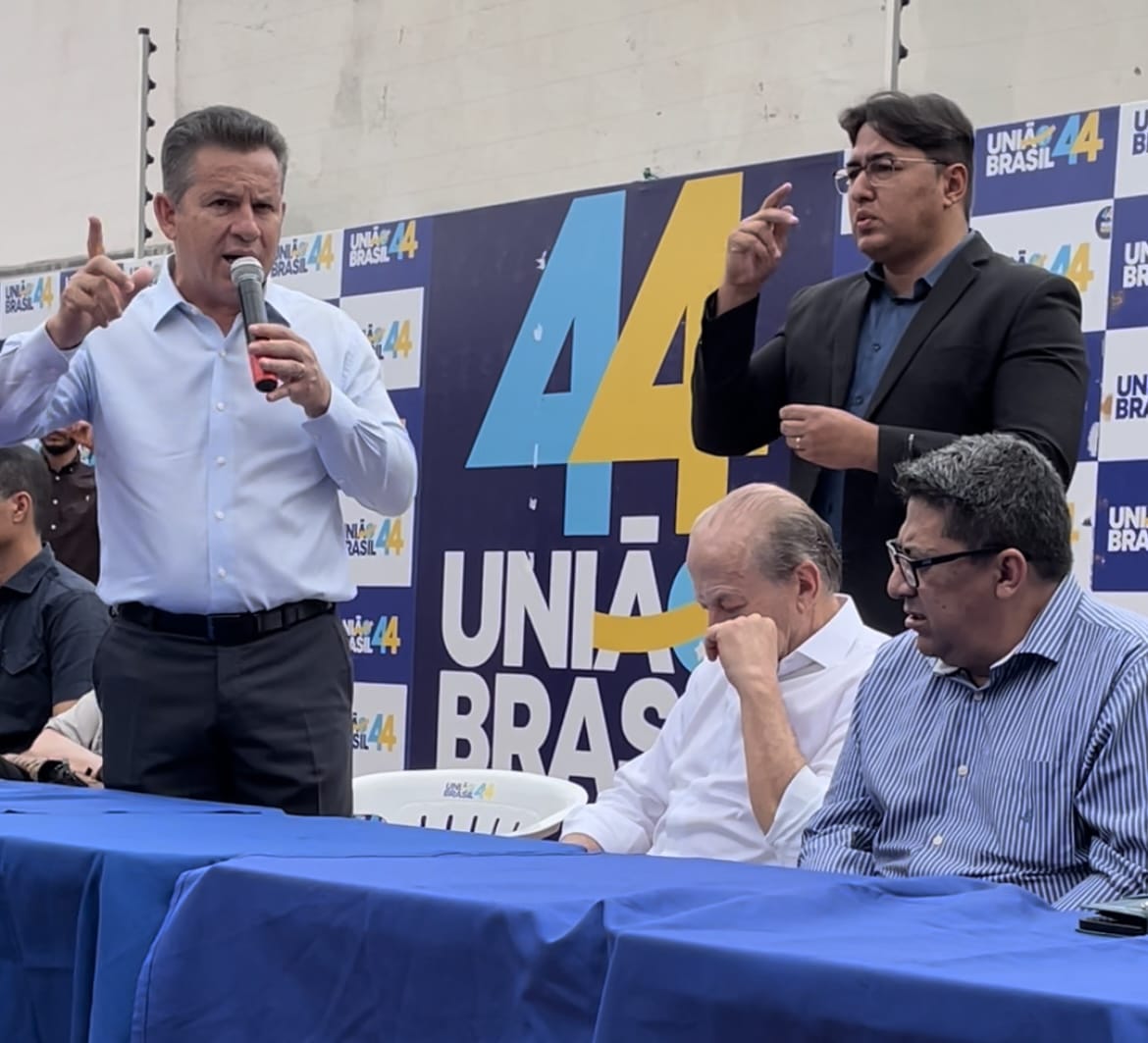 Mendes reconhece "defeitos"  mas defende reeleição de Bolsonaro