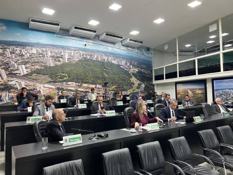 Mesmo com  déficit de R$ 168 milhões,  13 vereadores aprovaram as contas da prefeito Emanuel Pinheiro do  exercício de 2021