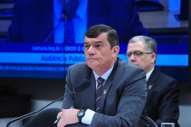 Ministro da Defesa solicita acesso 'urgentíssimo' a código-fonte das urnas eletrônicas
