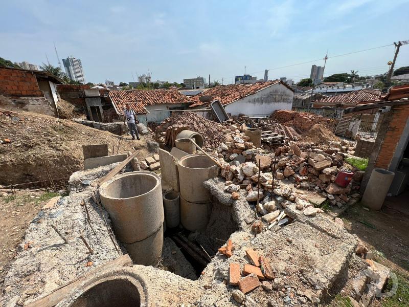 Moradores do largo da Mandioca  citam ameaças e  escavações há mais de 6 anos
