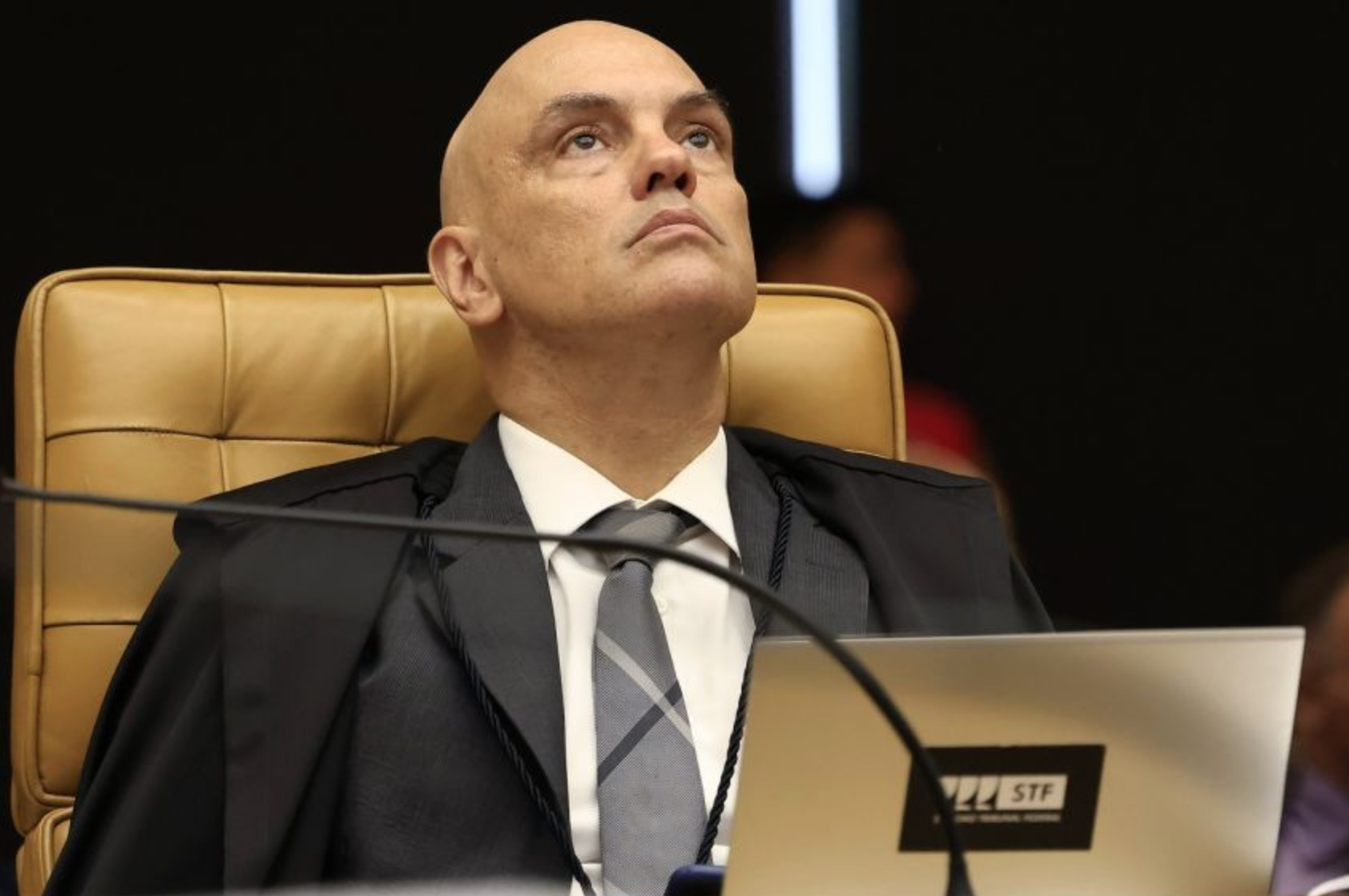 Moraes liga vazamento de mensagens a organização criminosa para fechar STF