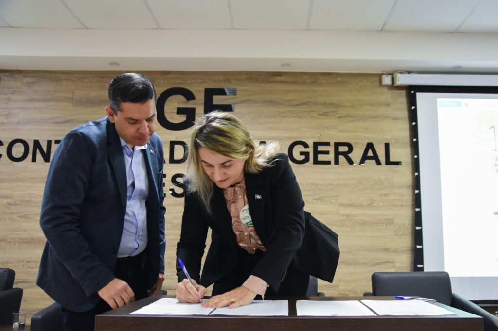 MT assina carta de compromisso para enfrentamento à violência sexual contra crianças e adolescentes