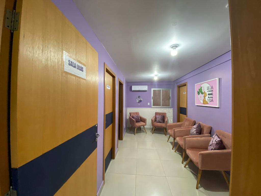 Mulheres vítimas de violência doméstica e familiar ganham "sala lilás" no Politec de Cuiabá