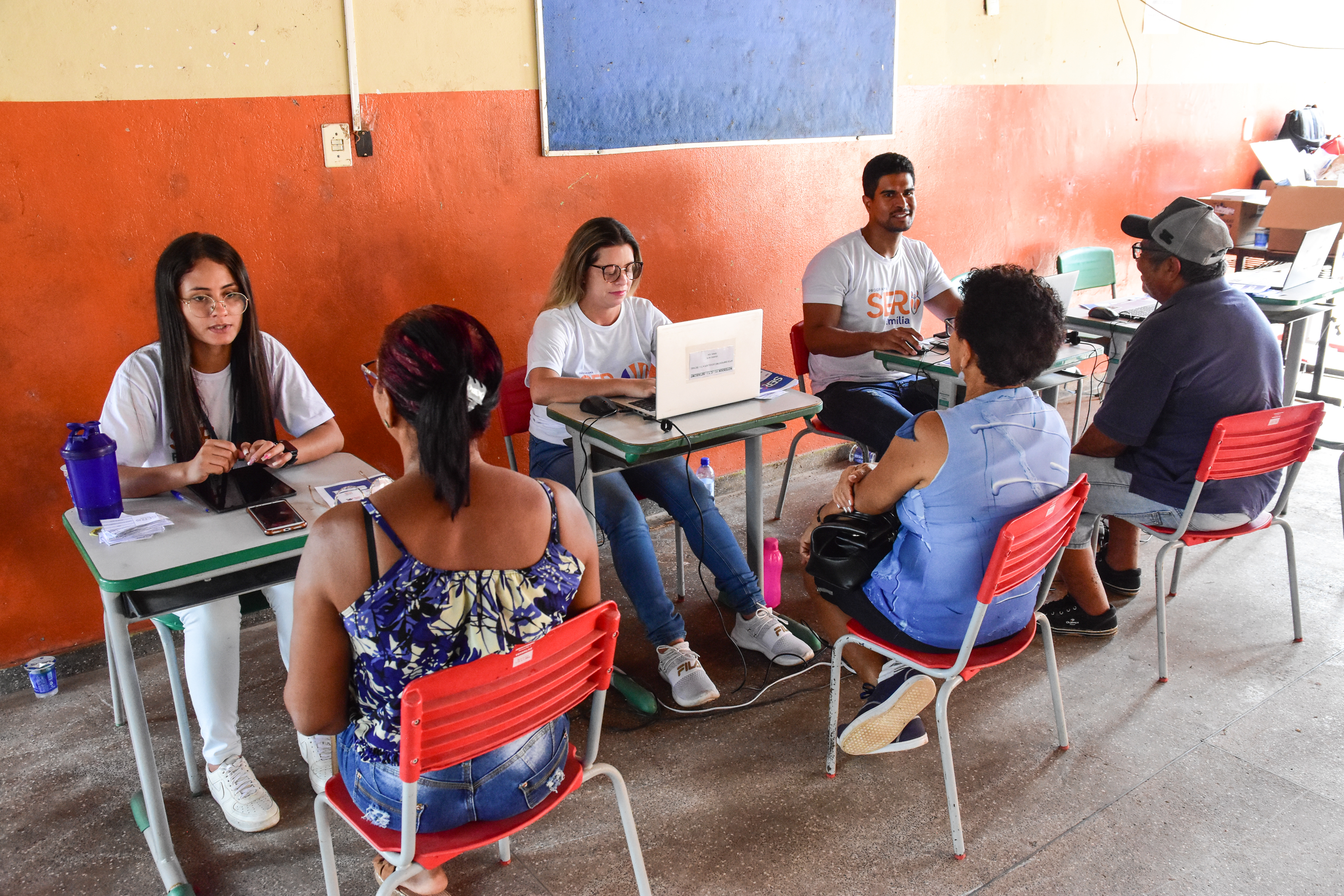 Mutirão cadastra famílias do Distrito do Coxipó do Ouro no programa SER Família