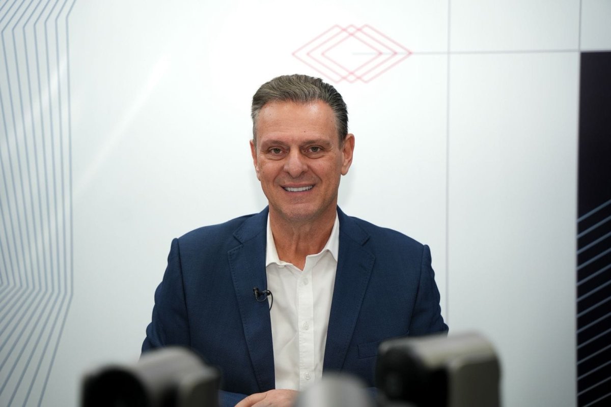 Fávaro enfatiza educação e apresenta investimentos federais em Mato Grosso durante debate