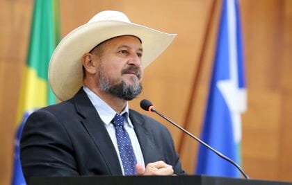 Deputado de MT propõe autorização prévia dos pais para atividades temáticas em escolas