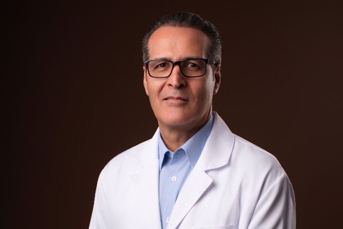 Neurocirurgião Dr. Giovani Mendes lidera preferências em pesquisa para Câmara Federal