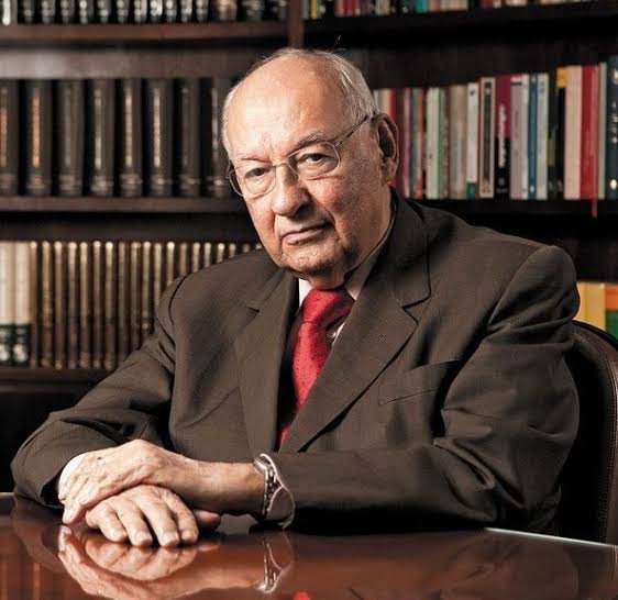 Vencer a crise institucional