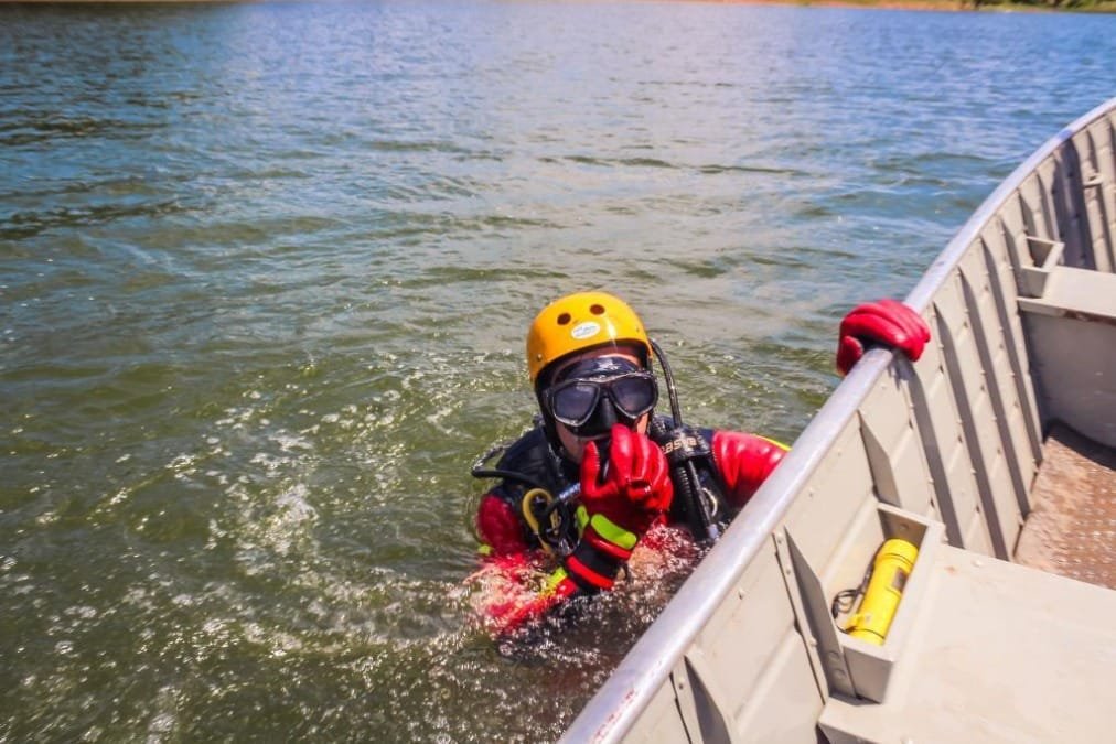 Bombeiros localizam corpo de jovem que se afogou no Rio Araguaia em Barra do Garças