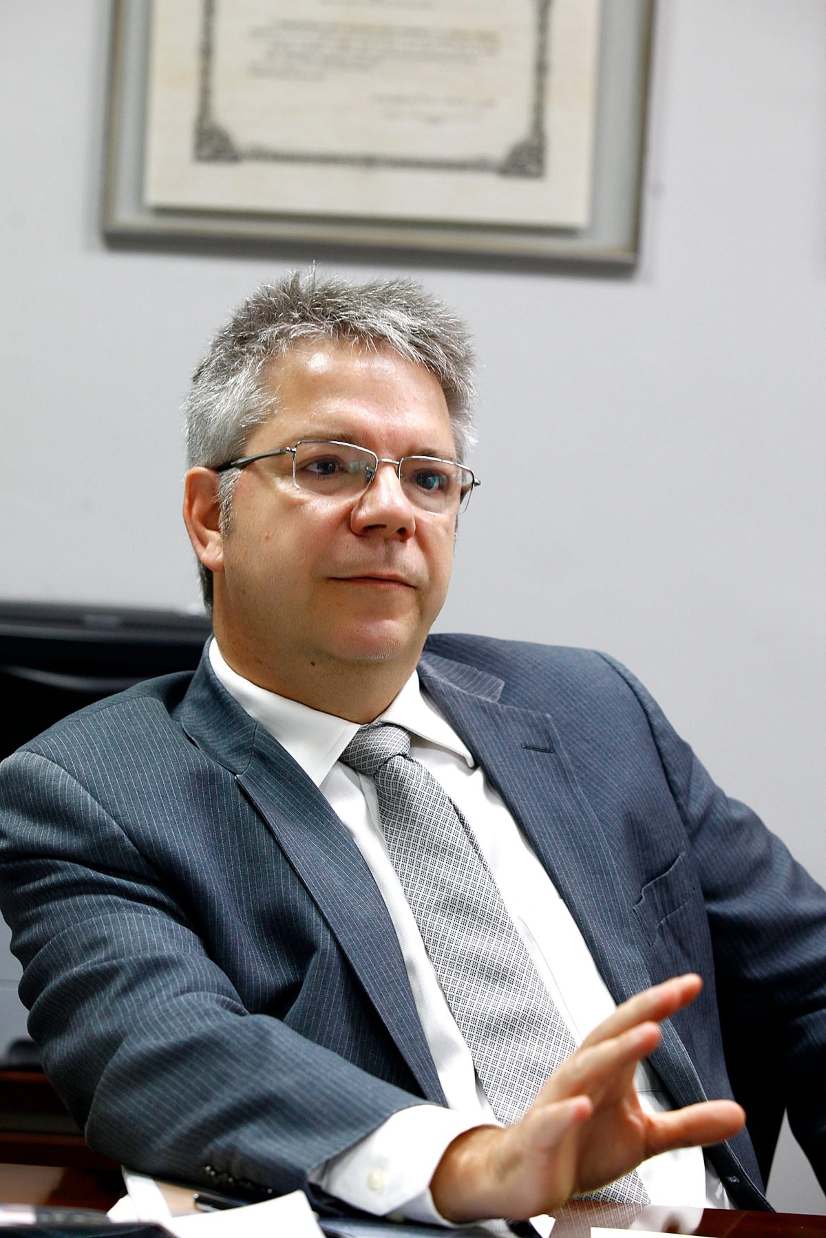 Democratizar o conhecimento