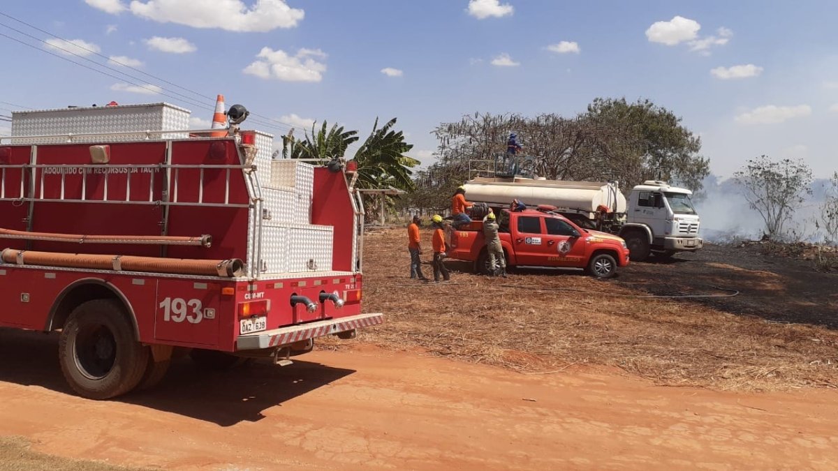 Bombeiros de Mato Grosso controlam 3 incêndios e enfrentam 13 focos ativos em operação de combate