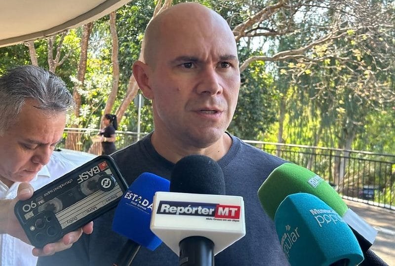 Abilio Brunini oferece solidariedade a Emanuel Pinheiro após AVC de Márcia, afastando divergências políticas