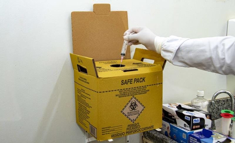 Descarte Irregular de Agulhas em Cuiabá: Multa de até R$ 4,2 Mil e Riscos à Saúde