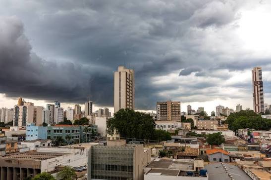 Previsão de tempo para domingo de eleições: chuvas no centro-sul e calor intenso no norte e nordeste
