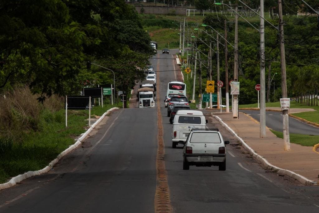 Colisão em cadeia com quatro veículos é registrada na MT-010 próximo a Cuiabá