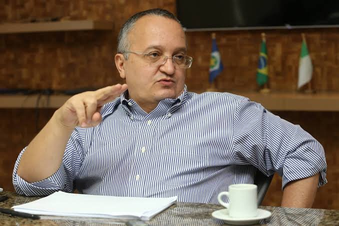 Pedro Taques rebate críticas de Mendes e reafirma compromisso contra corrupção em Mato Grosso