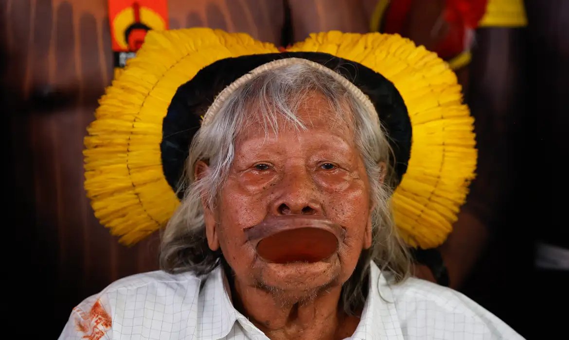 Cacique Raoni, aos 94 anos, recebe cuidados paliativos em Mato Grosso após diagnóstico de câncer