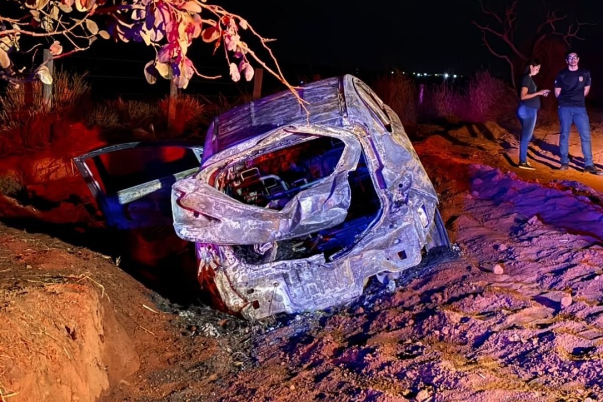 Polícia identifica motorista de aplicativo encontrado carbonizado em carro incendiado em Rondonópolis