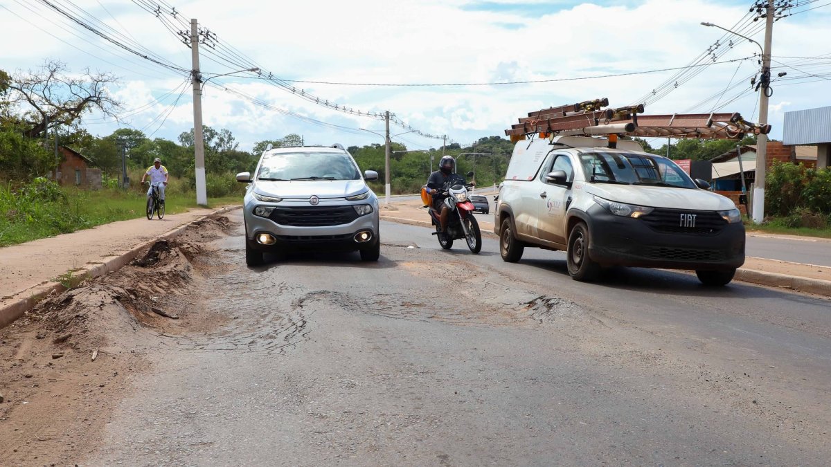 Várzea Grande notifica empresa e realiza intervenção emergencial na Avenida Leôncio Lopes de Miranda