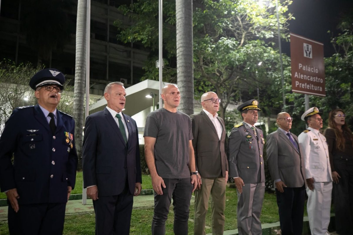 Autoridades reúnem-se em desfile cívico-militar de 7 de Setembro em Cuiabá com recorde de participação