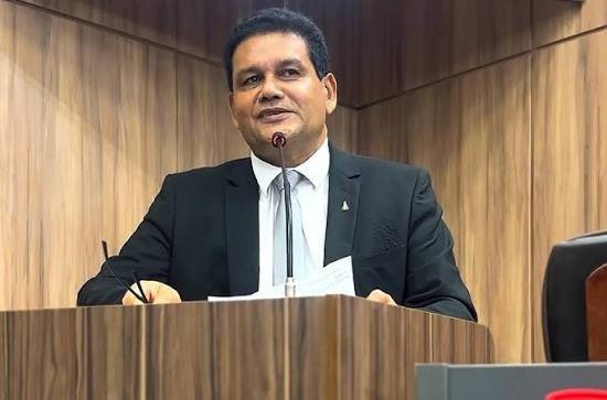 Wanderley Cerqueira reúne 15 vereadores em casa e afirma ter apoio total na disputa pela presidência da Câmara