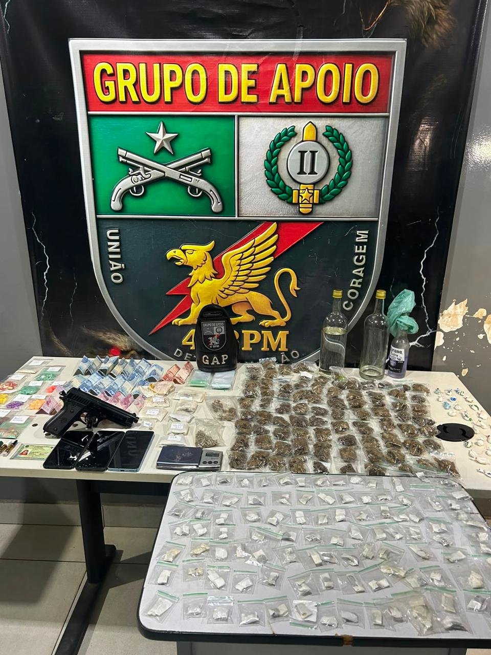 Homem é preso com 148 comprimidos de ecstasy e 166 papéis de LSD em Várzea Grande